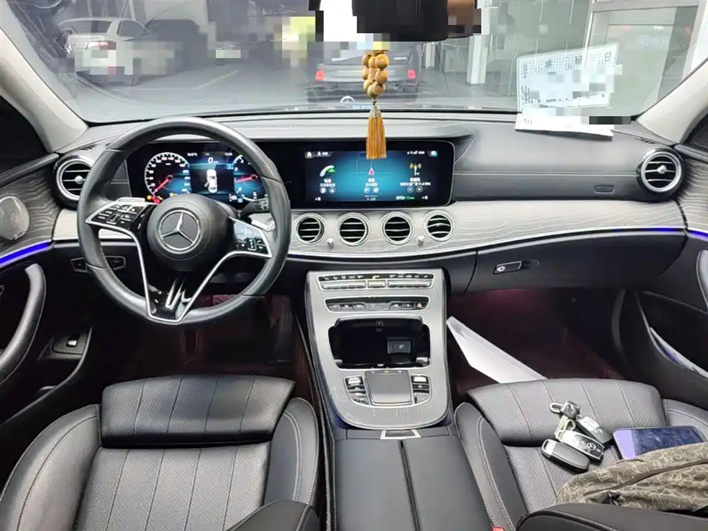 Mercedes-Benz E-Class 2022 — фото 10