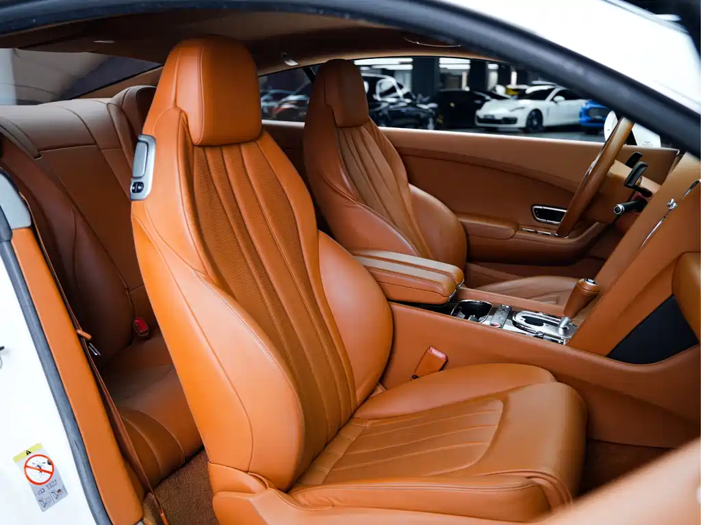 Bentley Continental 2017 — фото 10