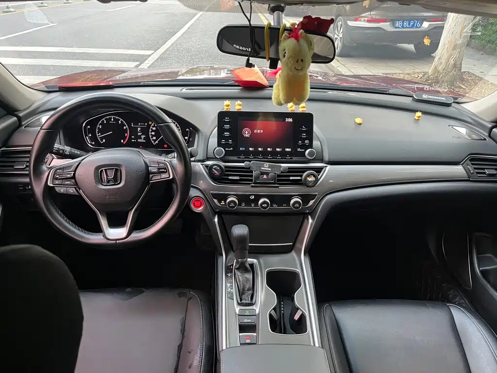 Honda Accord 2018 — фото 9
