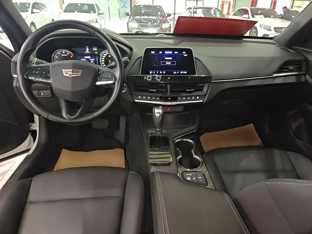 Cadillac CT4 2021 — фото 10