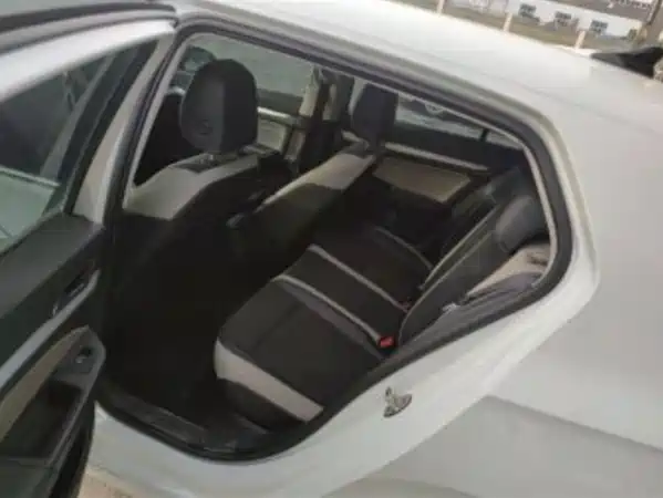 Volkswagen Golf 2024