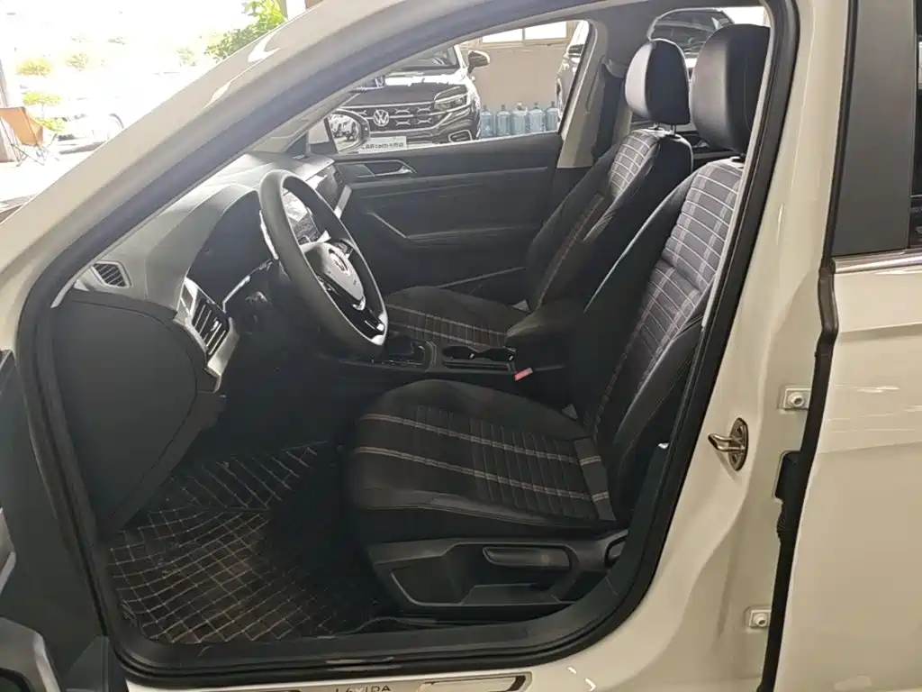 Volkswagen Lavida 2021 — фото 15
