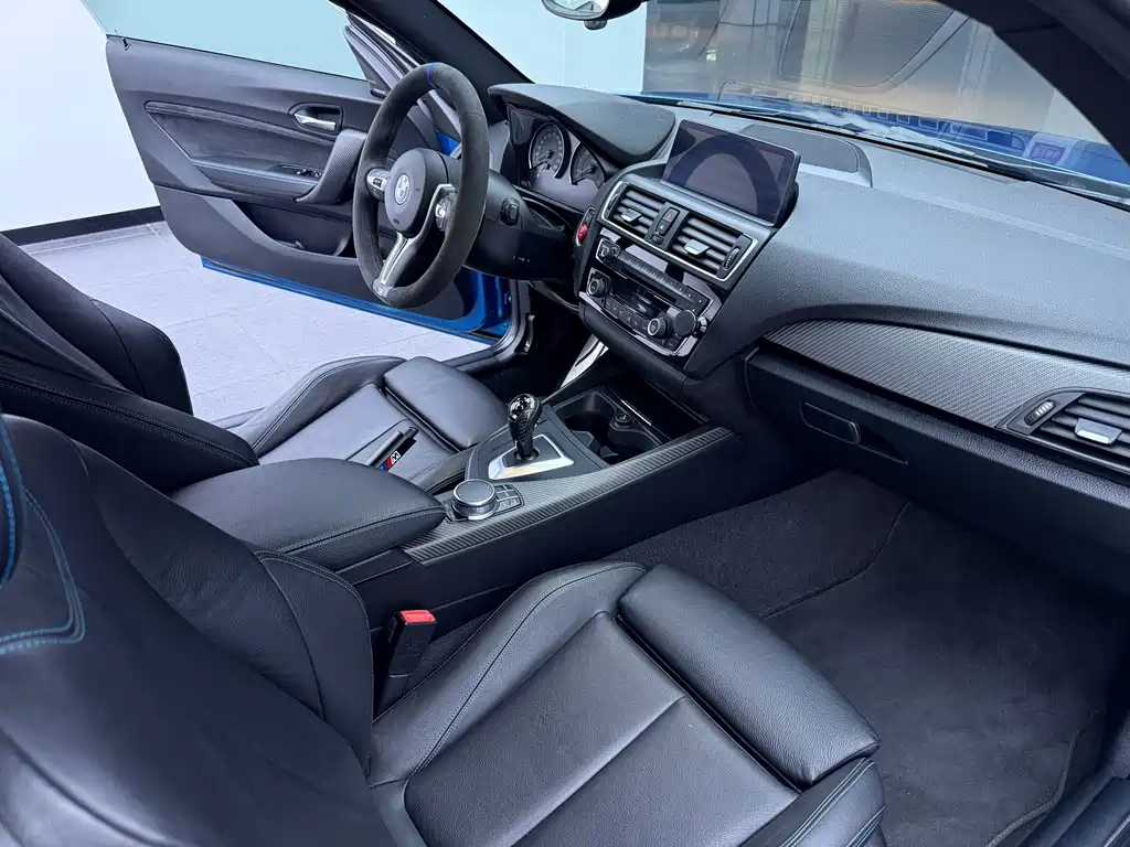 BMW M2 2017 — фото 14