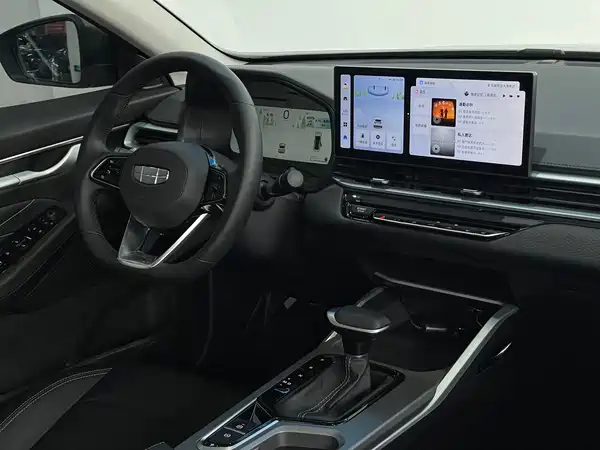 Geely Emgrand 2026