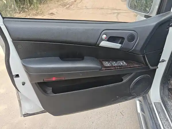 Roewe W5 2016
