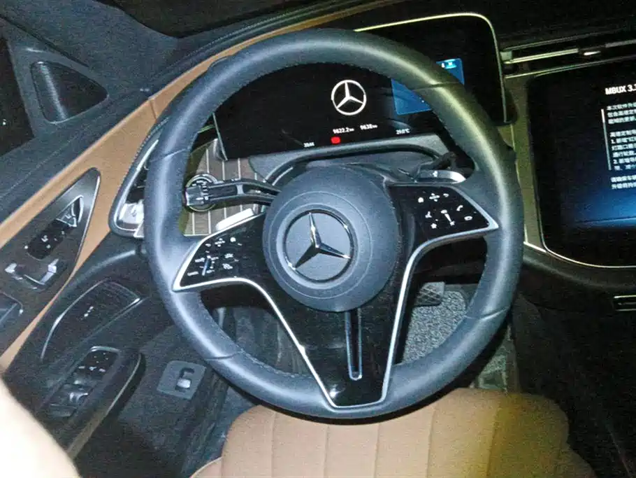 Mercedes-Benz E-Class 2025 — фото 15