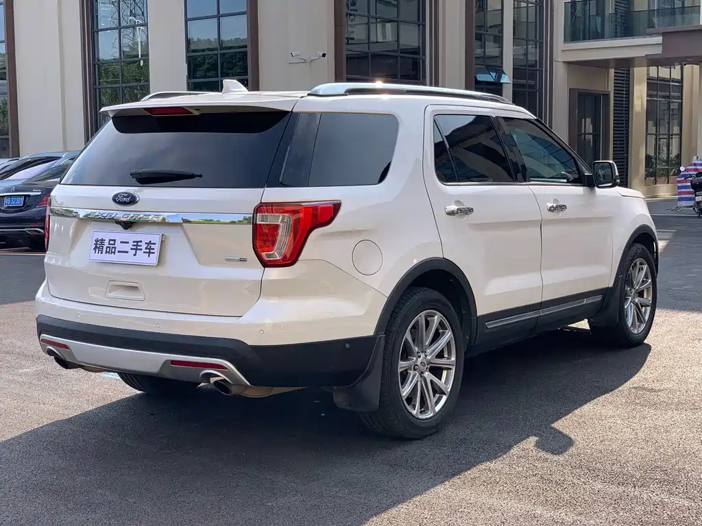 Ford Explorer 2016 — фото 4