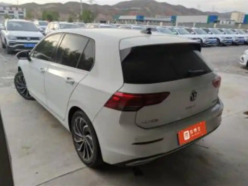 Volkswagen Golf 2024