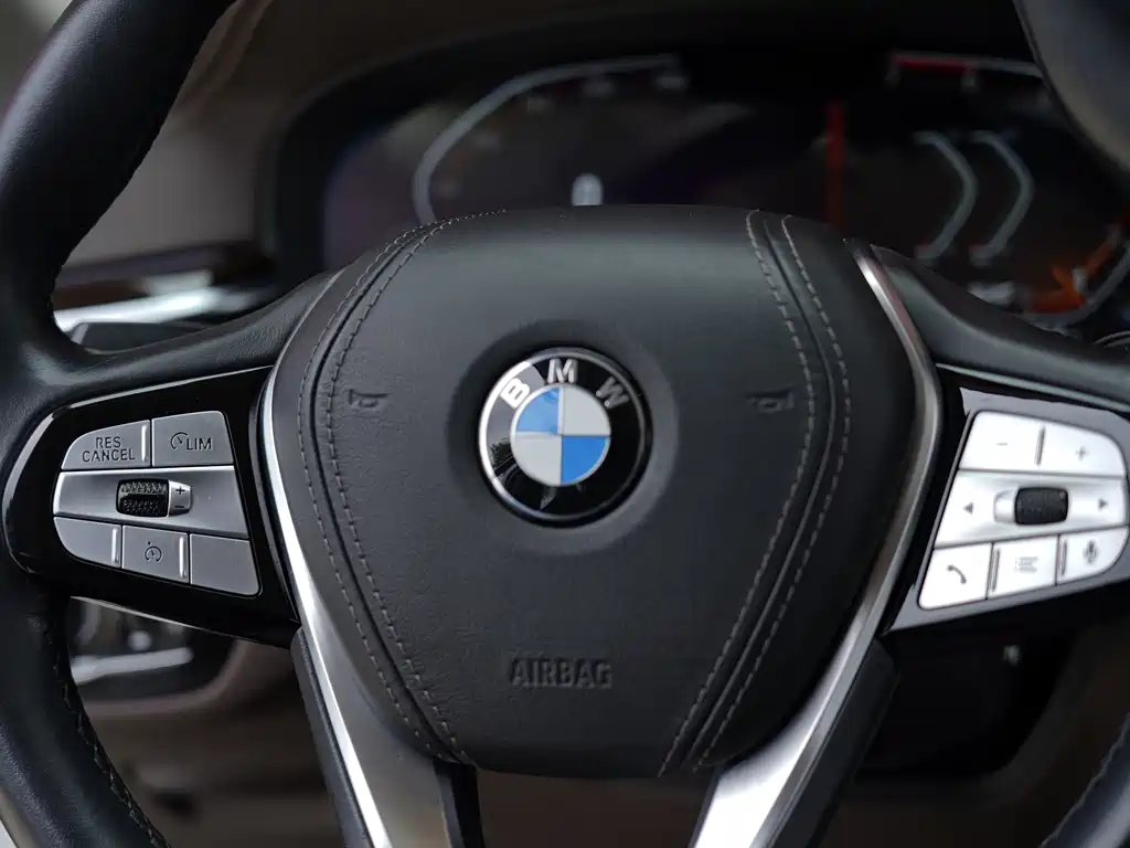 BMW 5 Series 2020 — фото 15