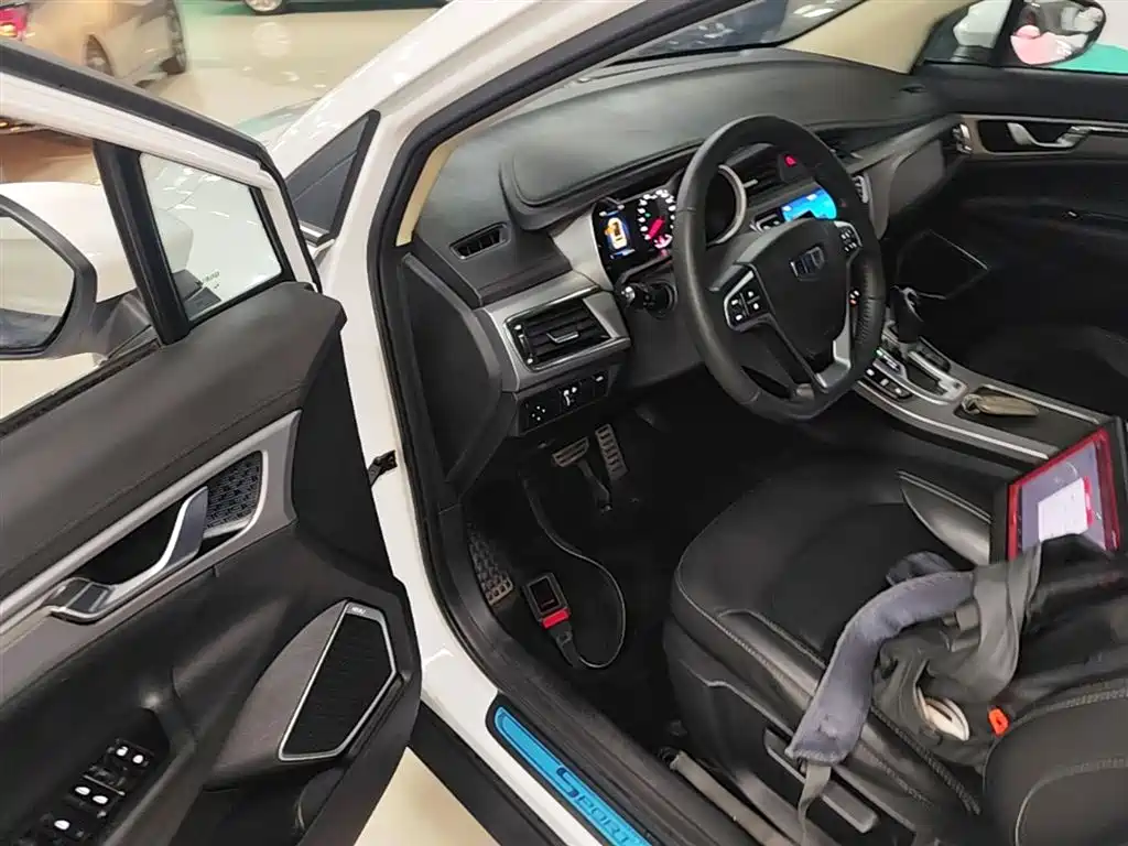 Geely Emgrand GS 2019 — фото 16