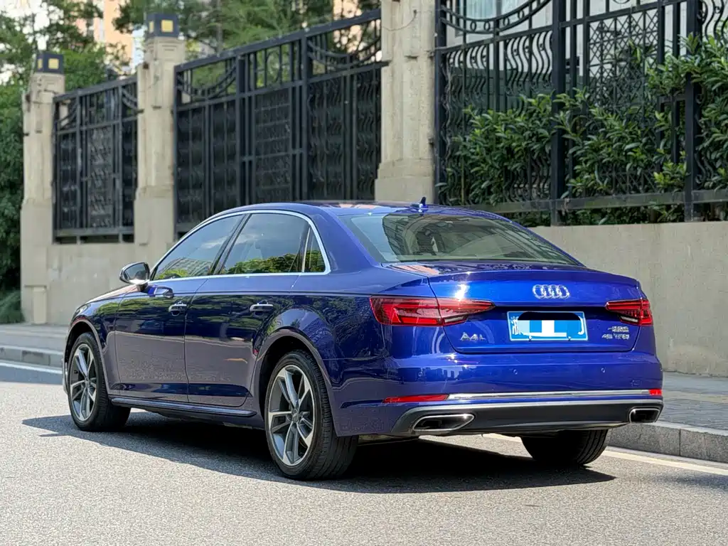 Audi A4L 2020 — фото 4