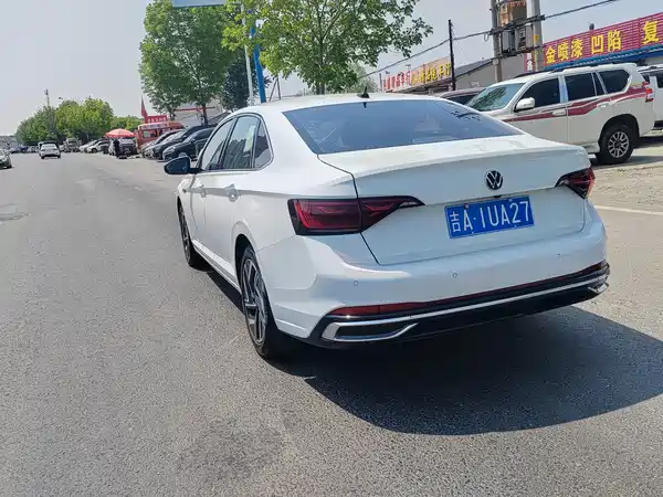 Volkswagen Sagitar 2023