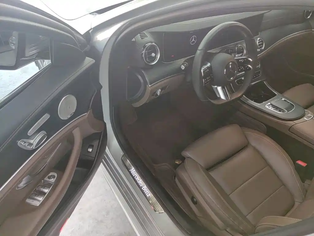 Mercedes-Benz E-Class 2022 — фото 16