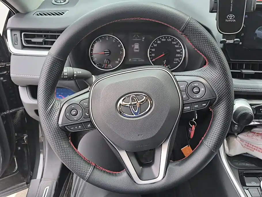 Toyota RAV4 2025 — фото 15