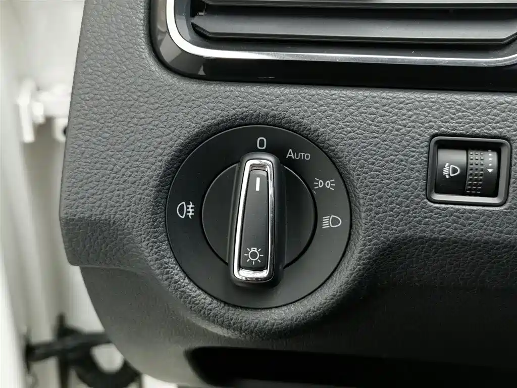 Skoda Rapid 2020 — фото 21