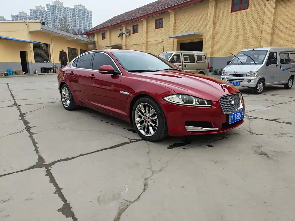 Jaguar XF 2015 — фото 3