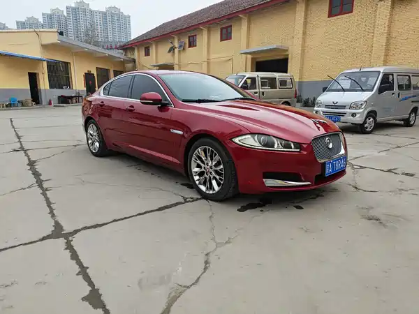 Jaguar XF 2015