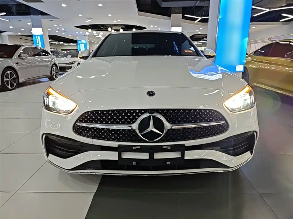 Mercedes-Benz C-Class 2023 — фото 3