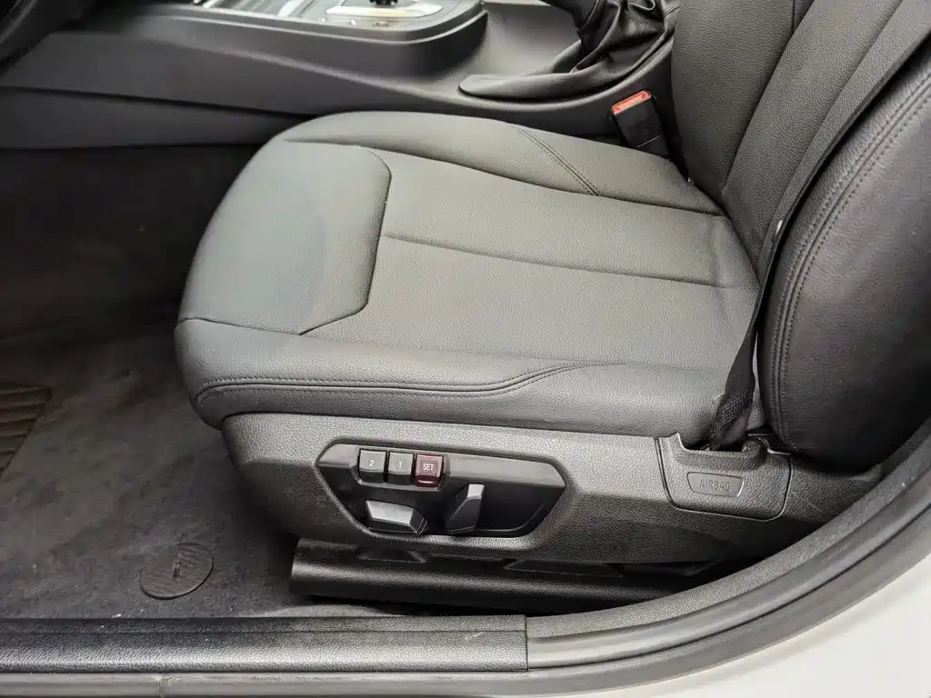 BMW 3 Series 2015 — фото 20