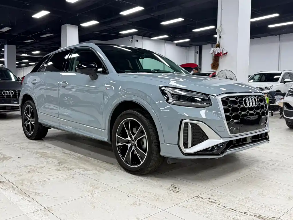 Audi Q2L 2023