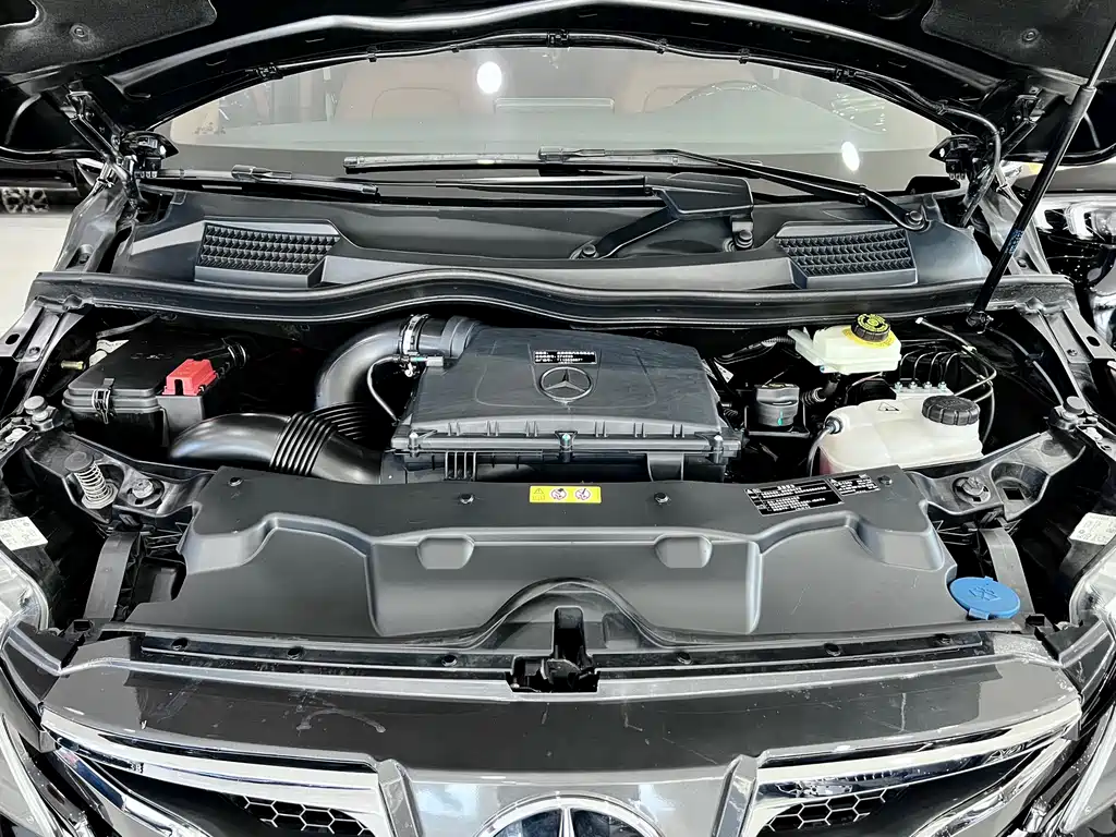 Mercedes-Benz V-Class 2022 — фото 30