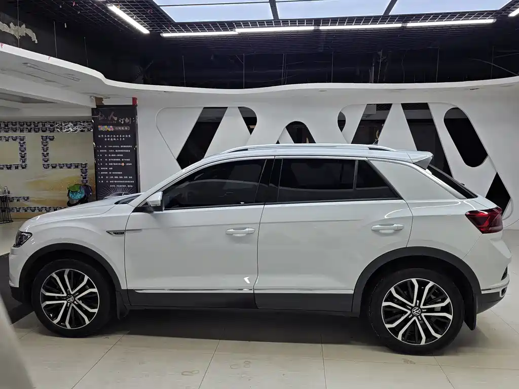Volkswagen T-Roc 2021 — фото 9