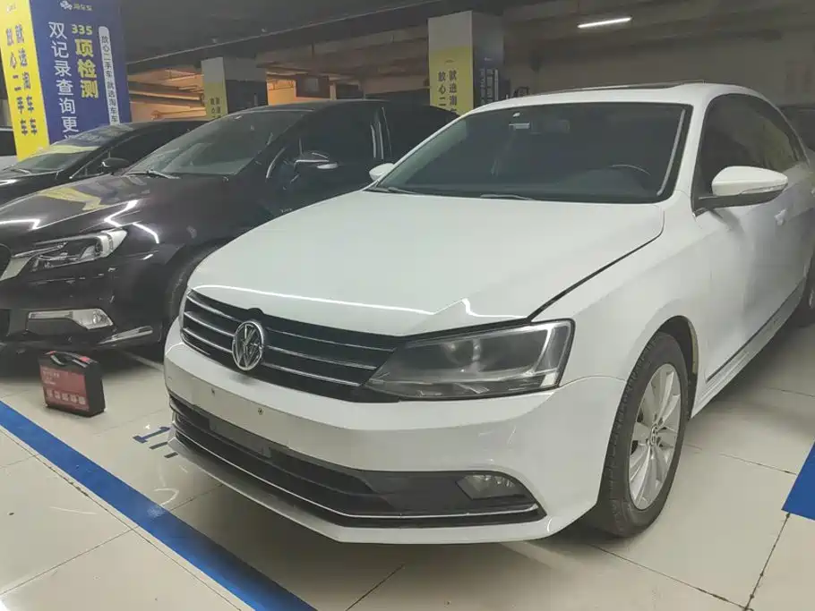 Volkswagen Sagitar 2016