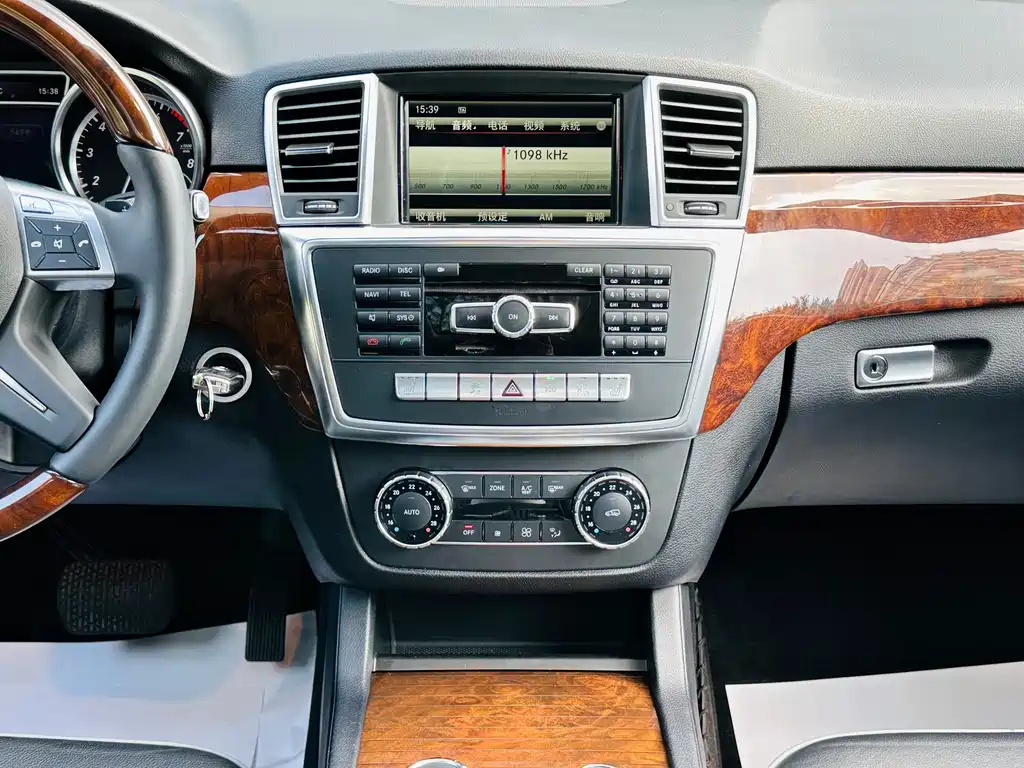 Mercedes-Benz M-Class 2014 — фото 19