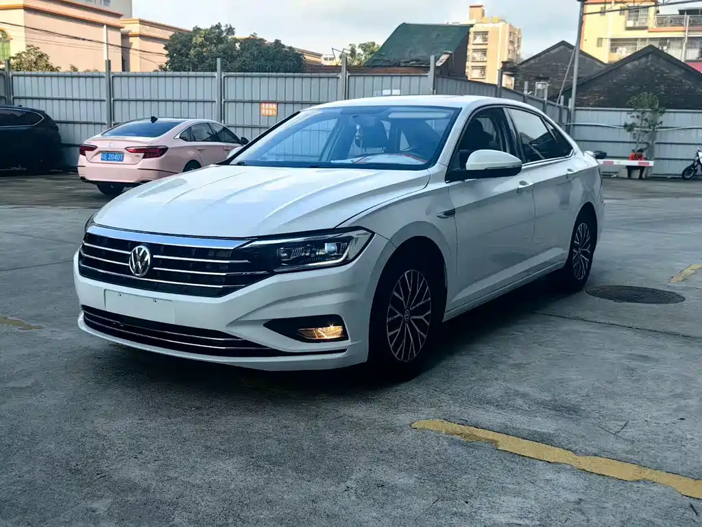 Volkswagen Sagitar 2020