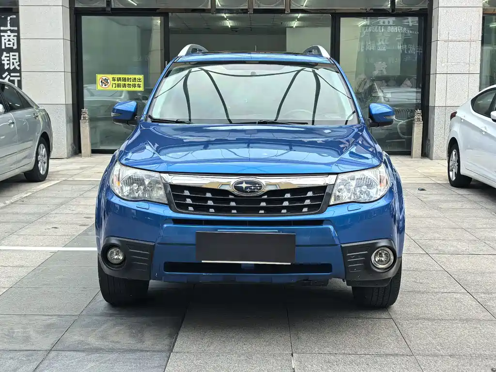 Subaru Forester 2012 — фото 2