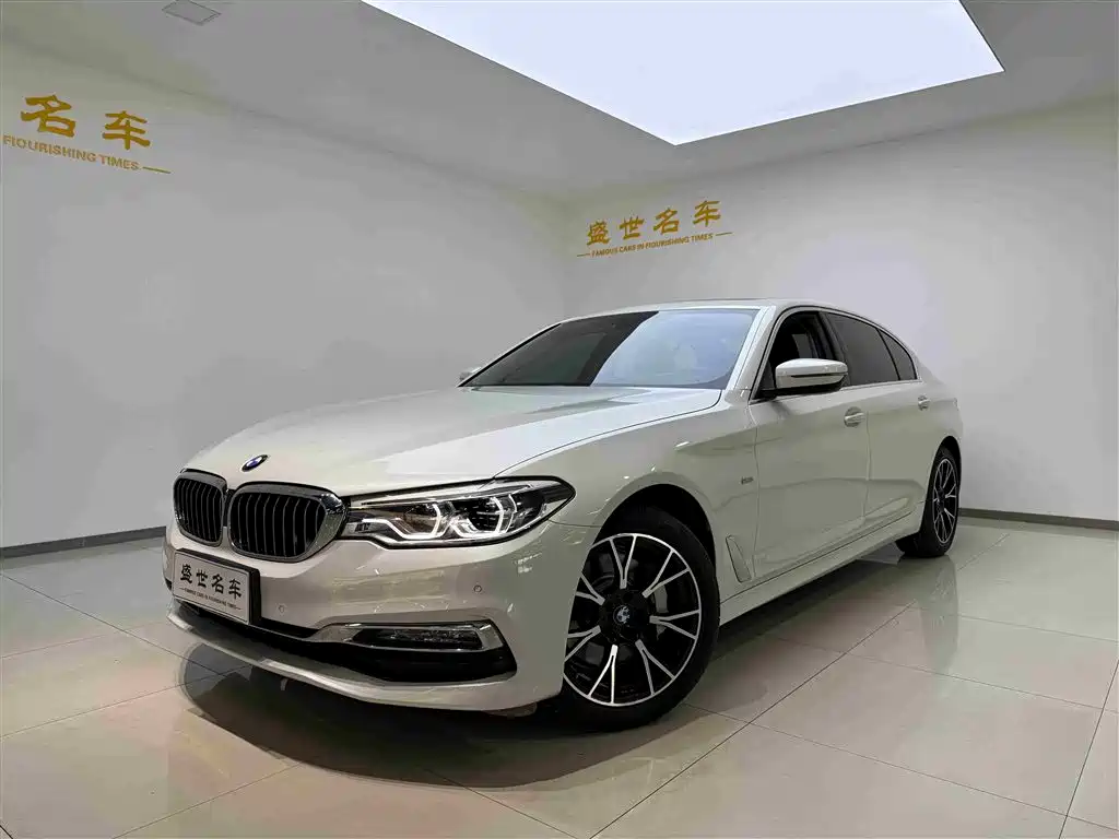 BMW 5 Series 2018 — фото 3