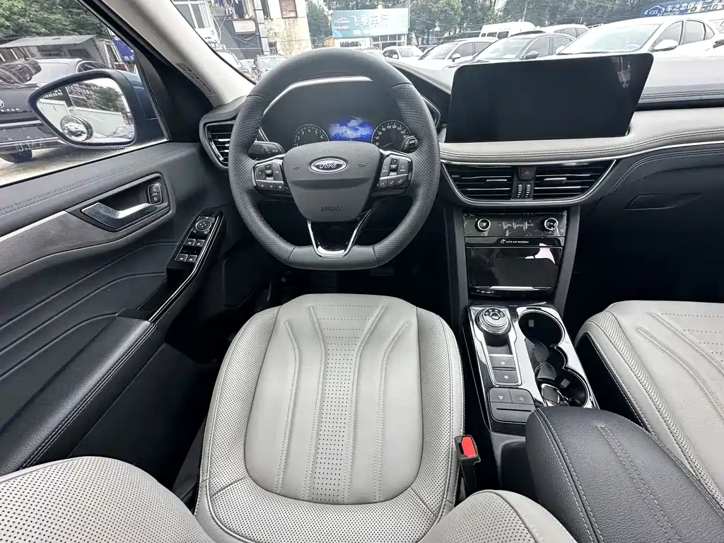 Ford Escape 2023 — фото 10