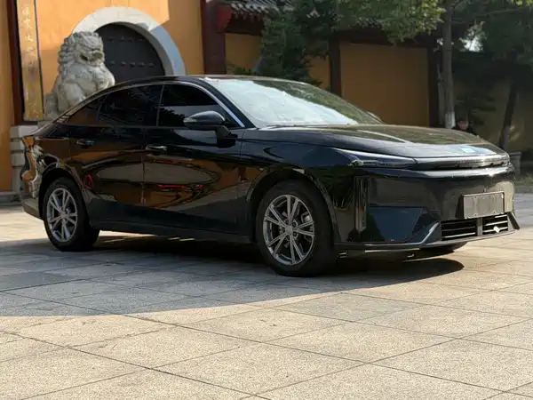 Geely Galaxy L6 2025