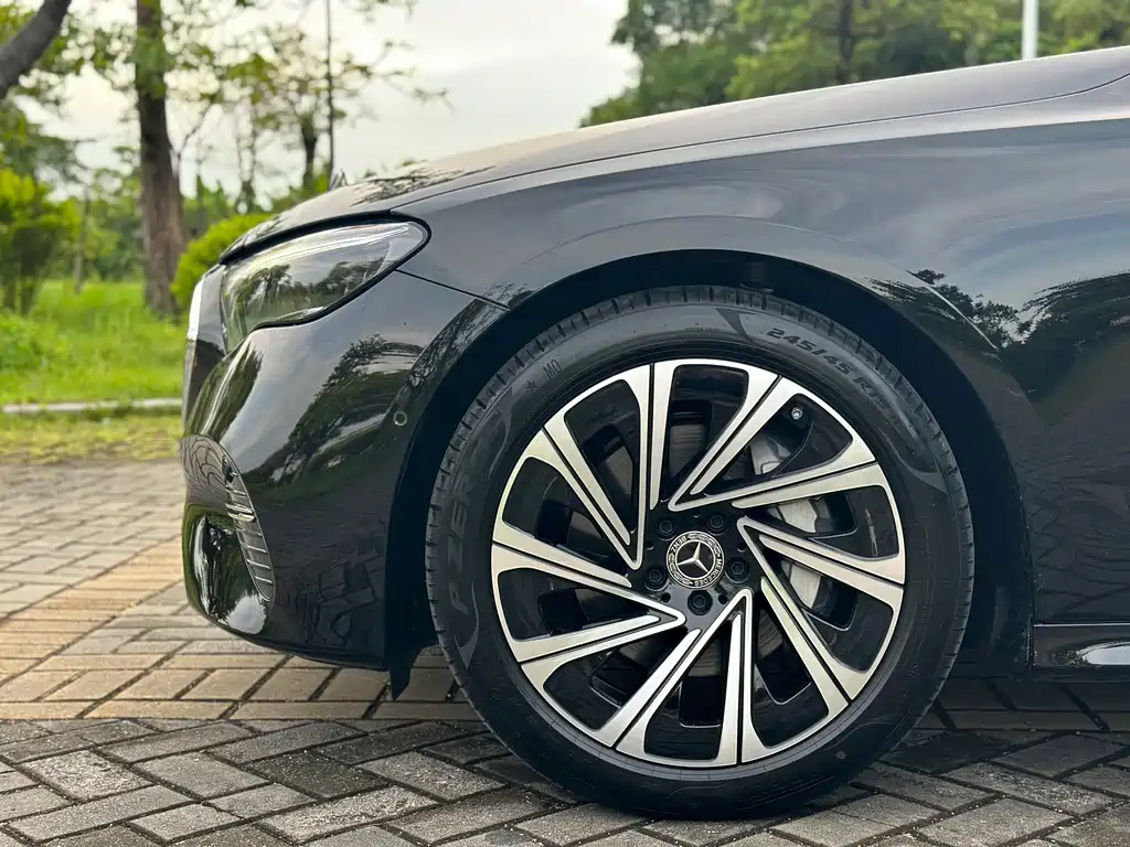 Mercedes-Benz E-Class 2025 — фото 16