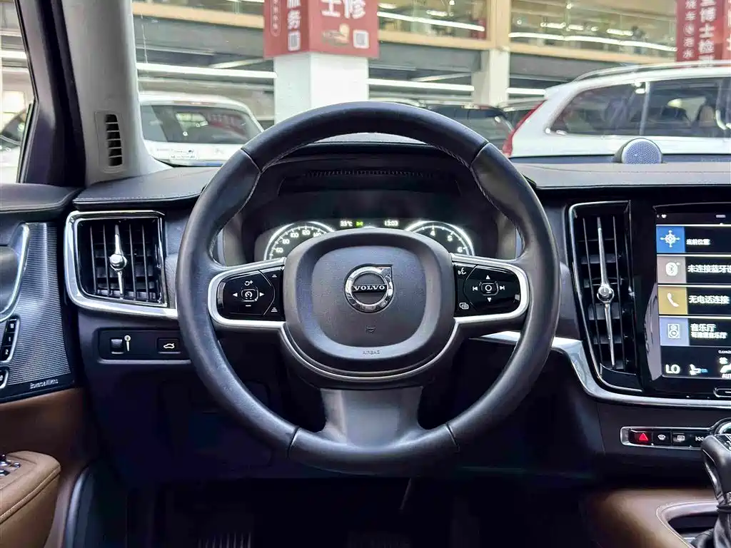 Volvo V90 2019 — фото 10