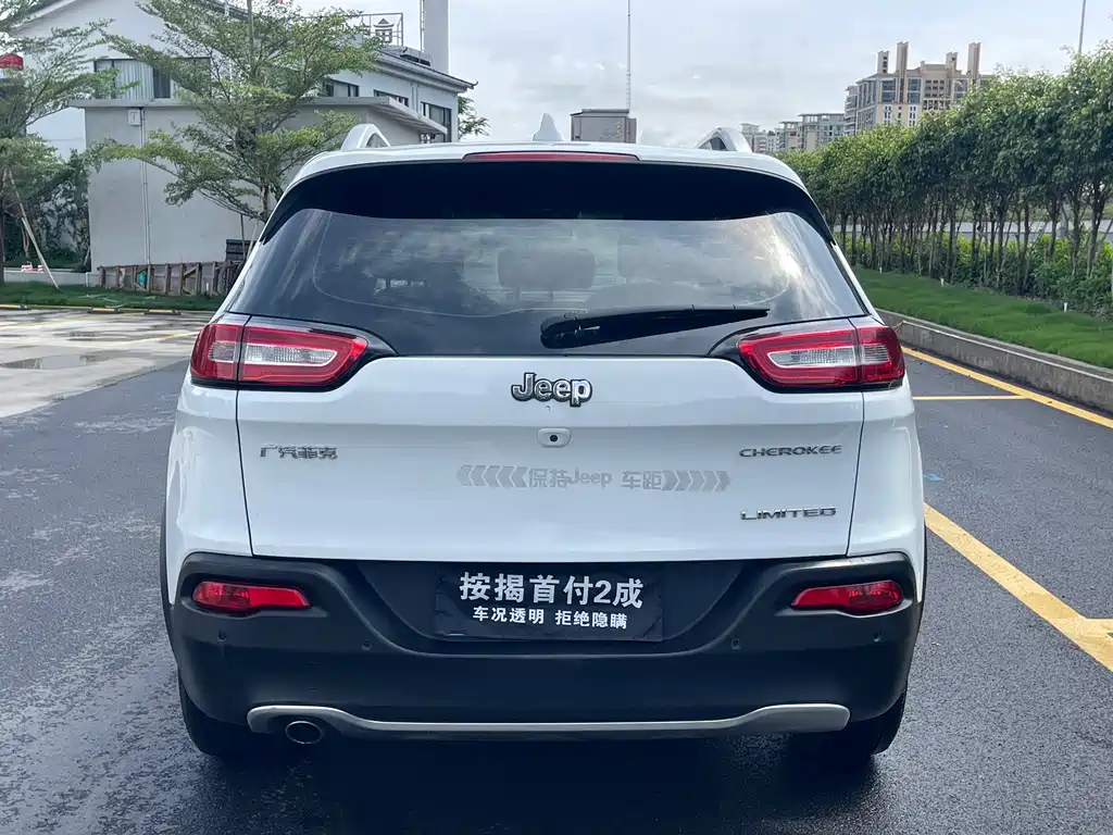 Jeep Cherokee 2018 — фото 6