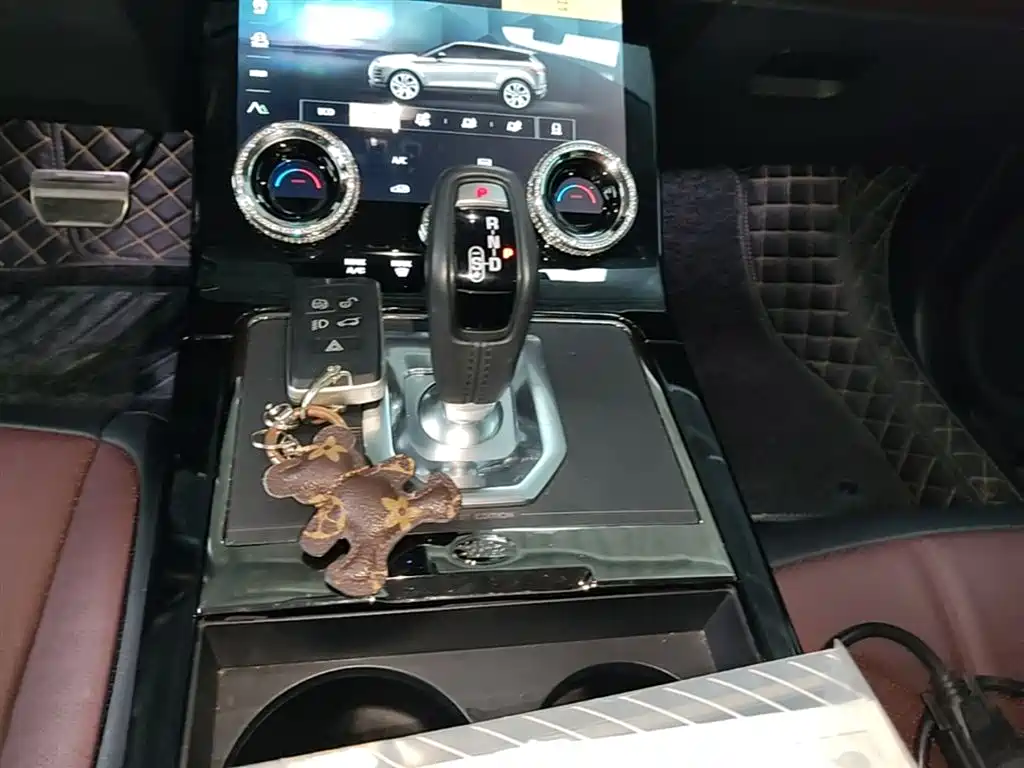 Land Rover Evoque 2021 — фото 14