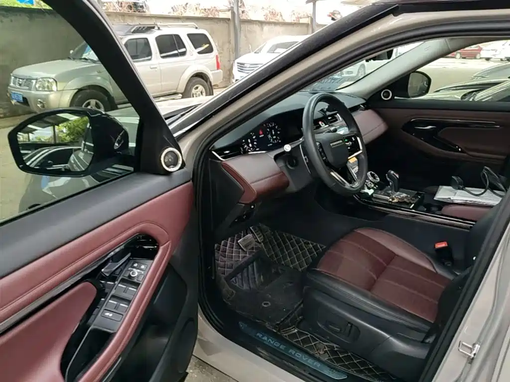 Land Rover Evoque 2021 — фото 16