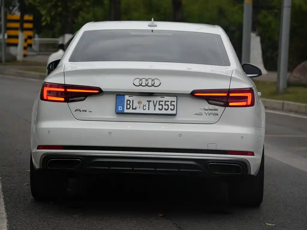 Audi A4L 2019 — фото 10