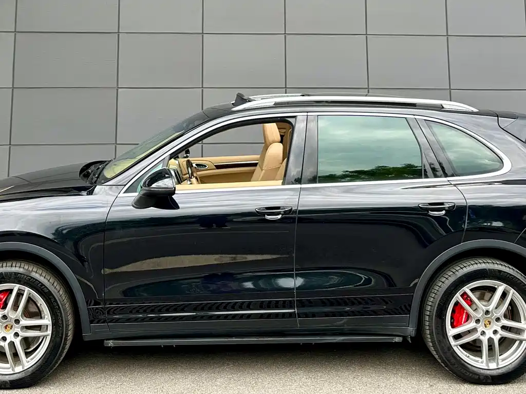 Porsche Cayenne 2015 — фото 4