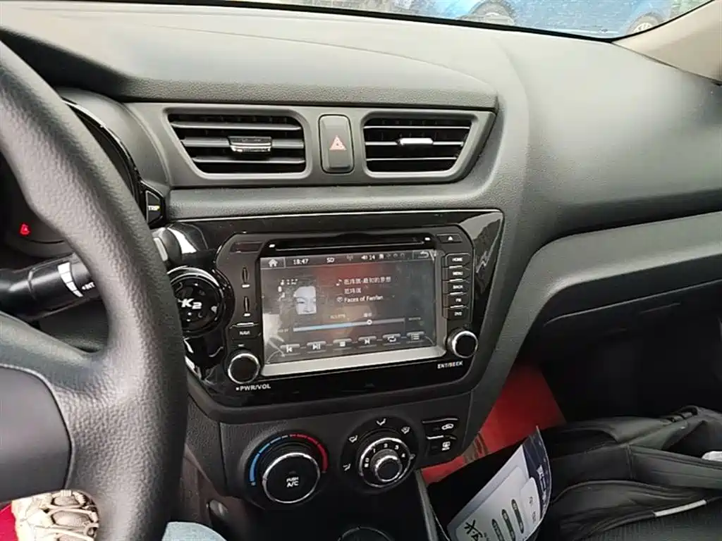 Kia K2 2014 — фото 13