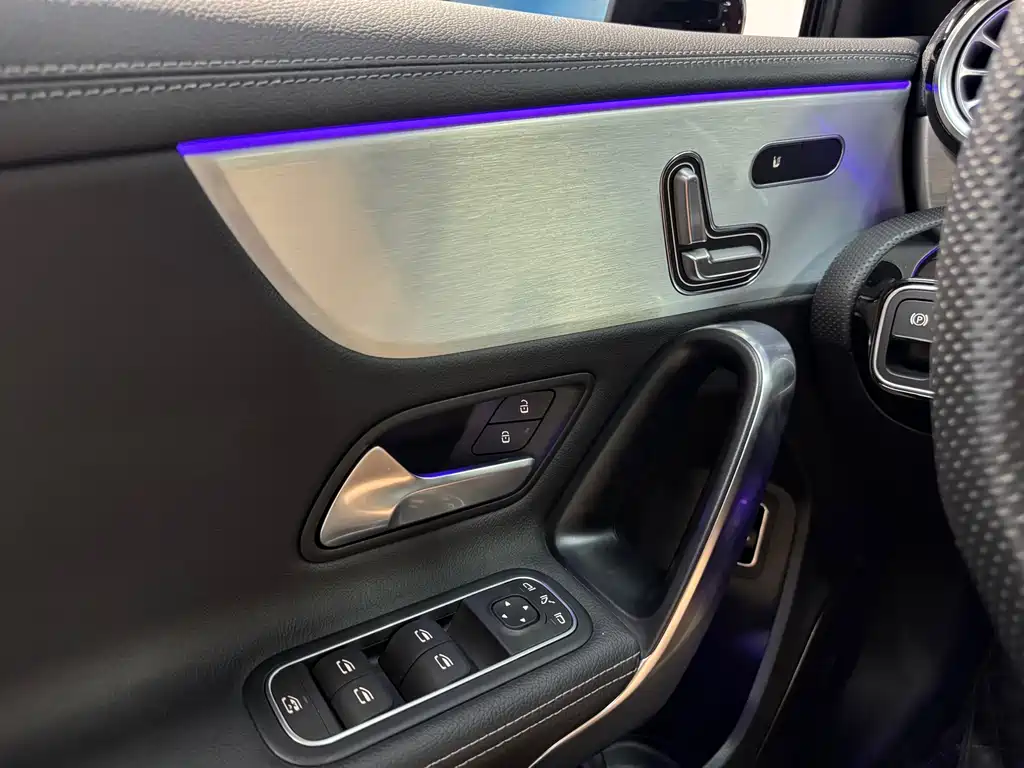 Mercedes-Benz A-Class AMG 2024 — фото 13