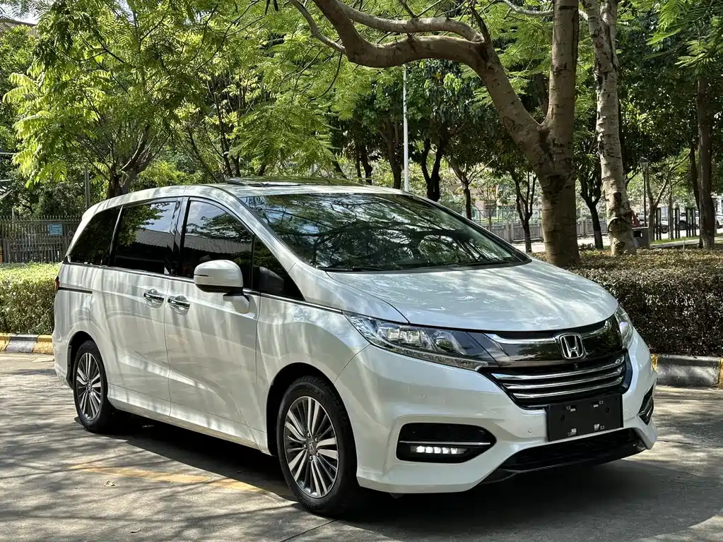 Honda Odyssey 2018 — фото 3