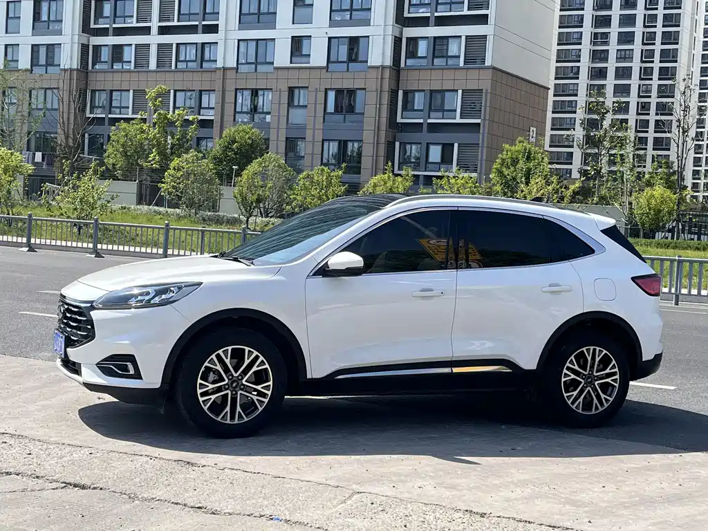 Ford Escape 2023 — фото 3