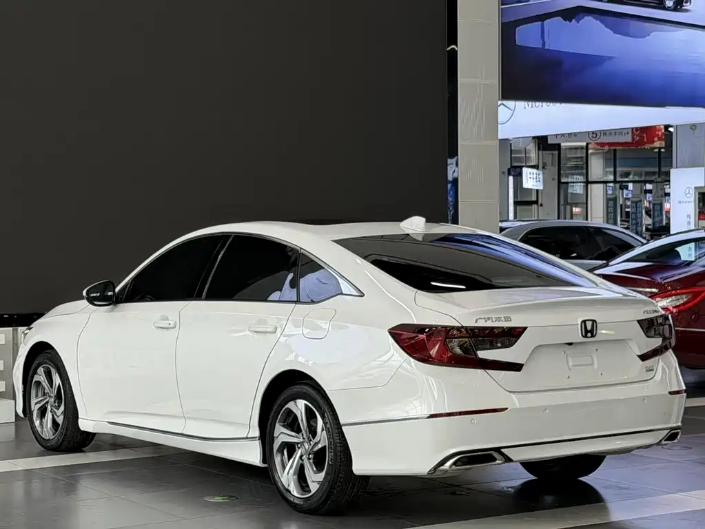 Honda Accord 2020 — фото 7
