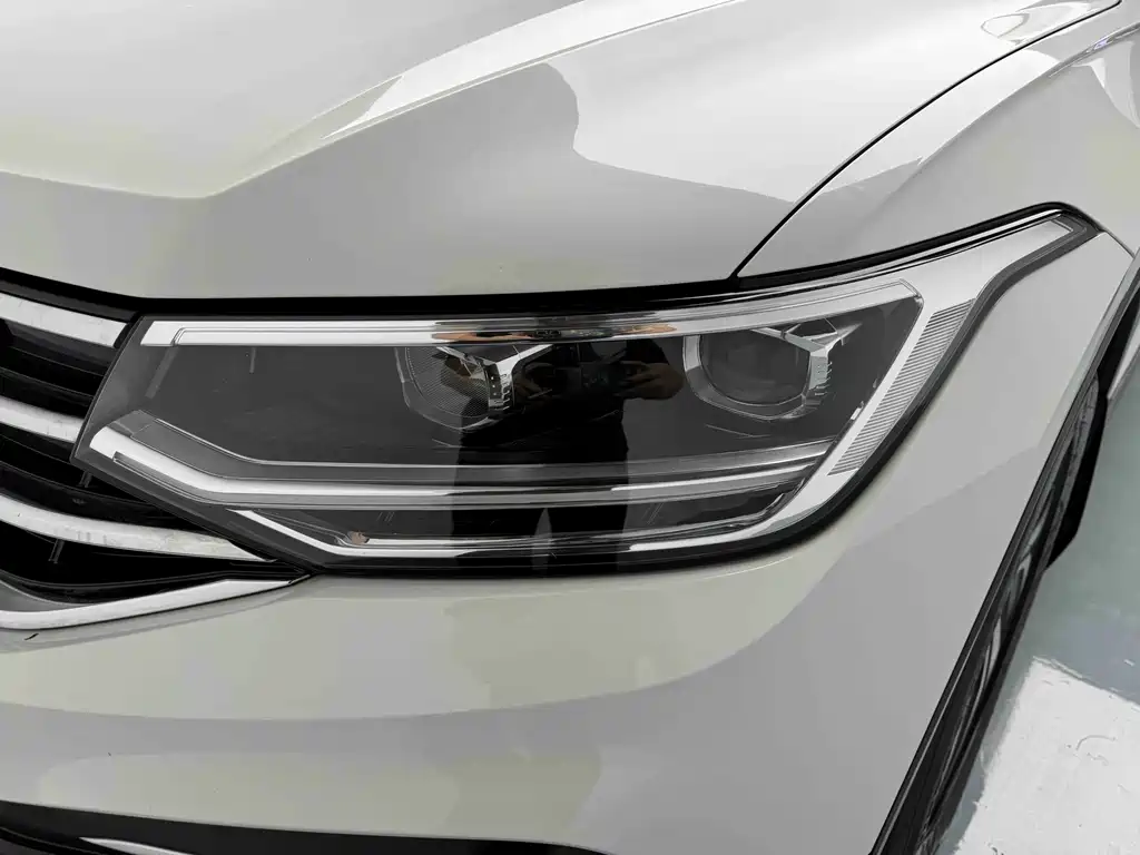 Volkswagen Tiguan L 2022 — фото 17