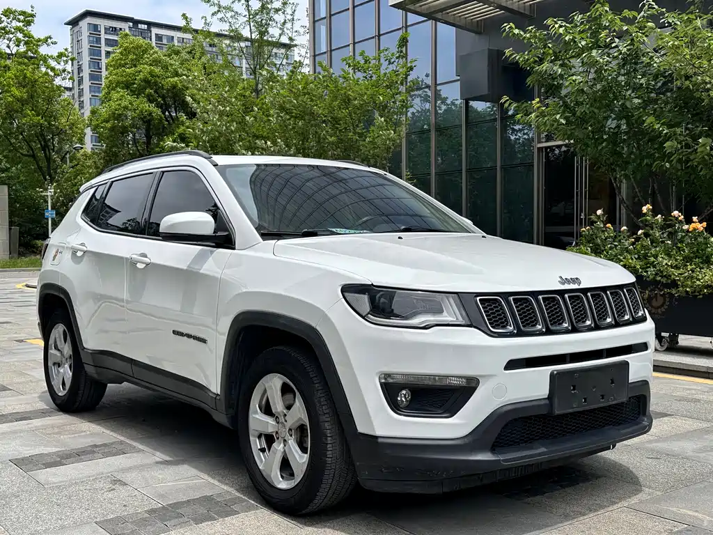 Jeep Compass 2017 — фото 3