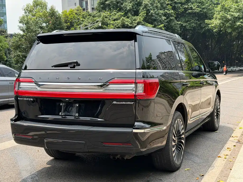 Lincoln Navigator 2022 — фото 5