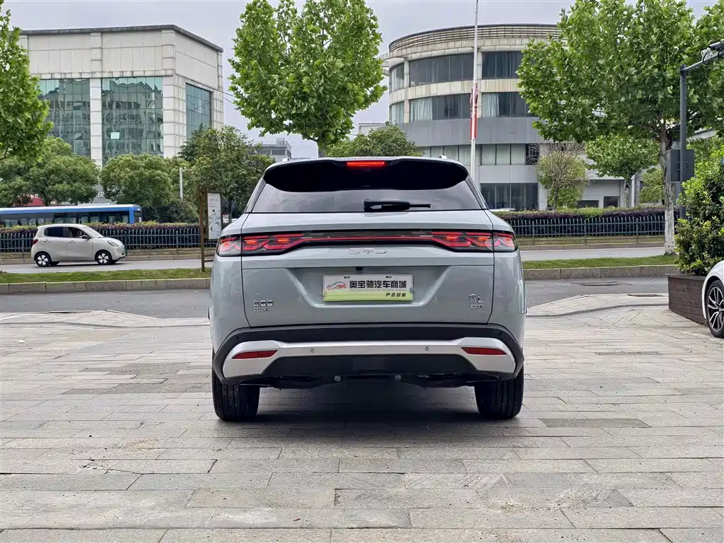 BYD L DM-i 2025 — фото 10