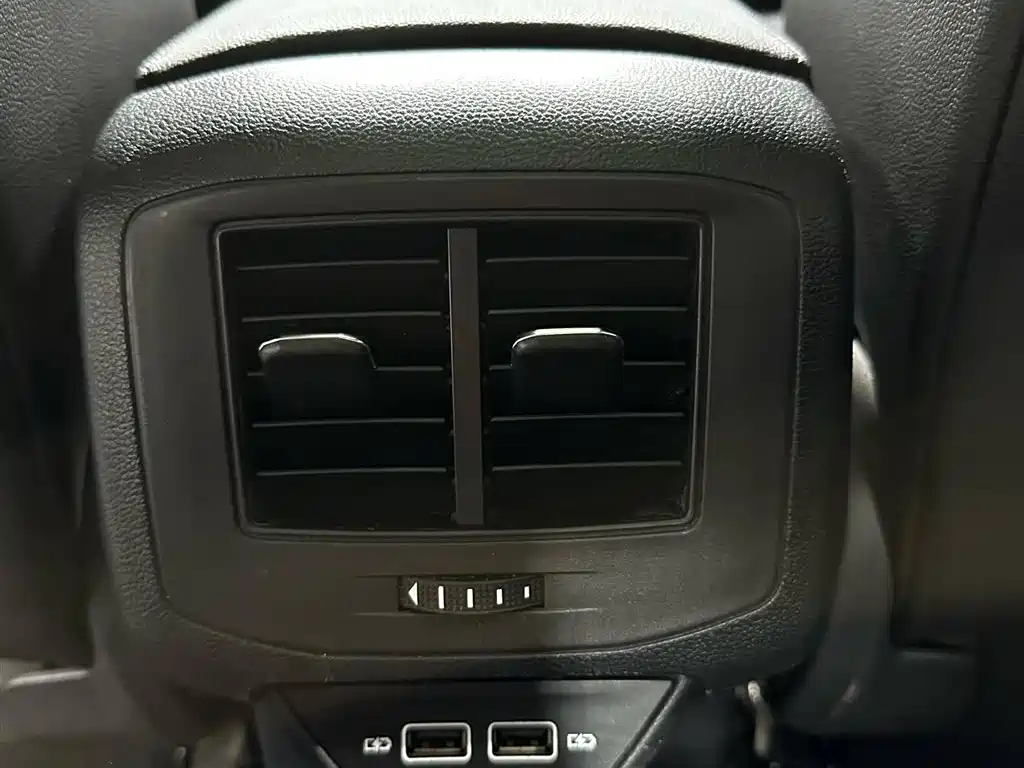 Volkswagen T-Roc 2022 — фото 16